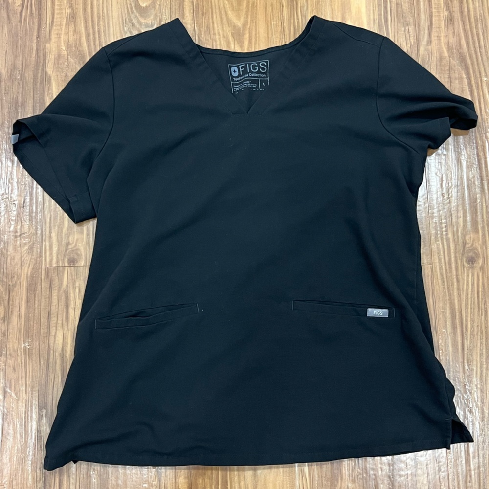 Figs scrub top